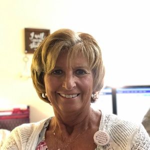 Meet your Posher, Debra